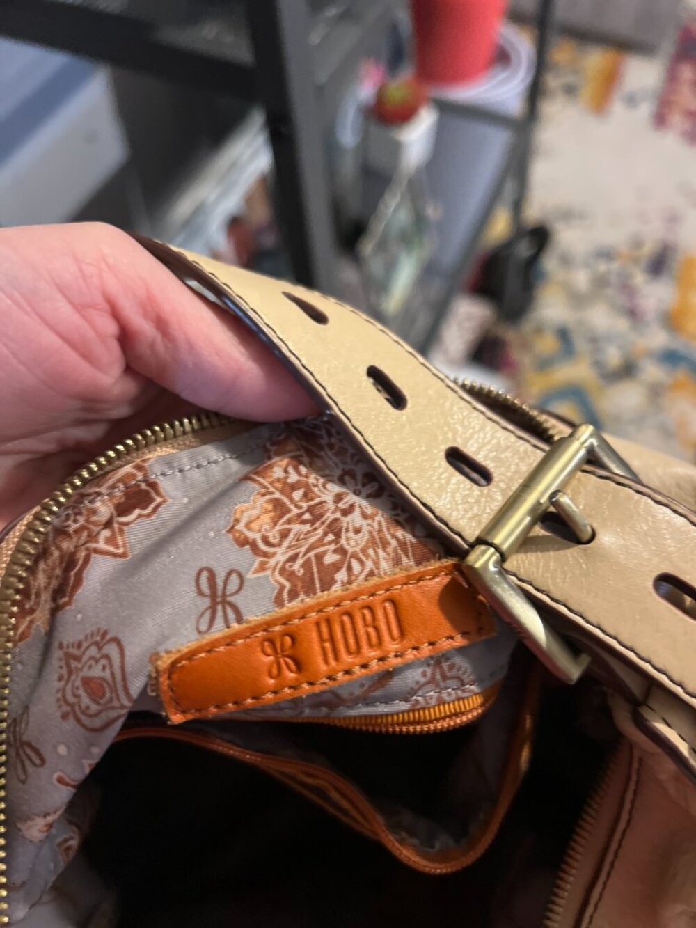 HOBO Cream Leather Shoulder Bag Hobo Purse EUC - Picture 6 of 8